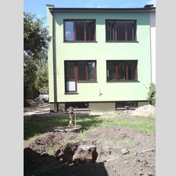 ogrod--zielony-pokoj-z-tarasem-przy-blizniaku